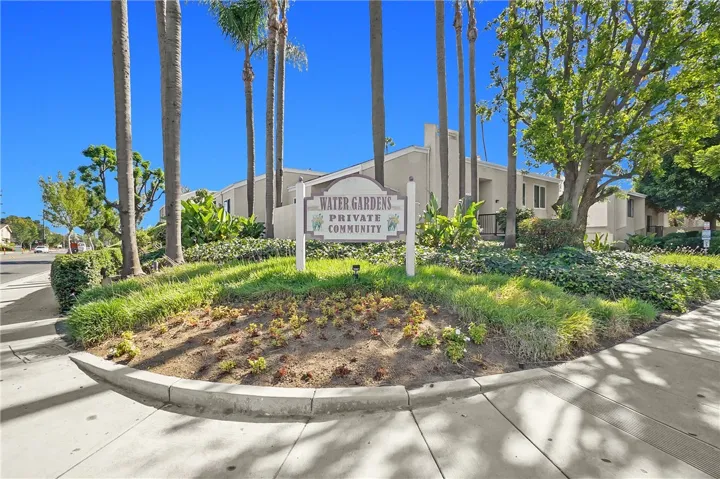 2956 Haddonfield, Fullerton, California 92831