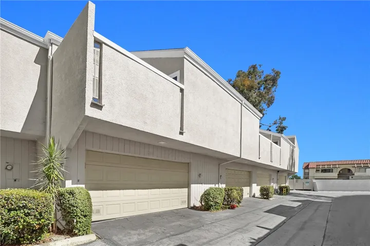 2956 Haddonfield, Fullerton, California 92831
