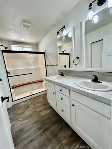 999 S Santa Fe Avenue 60, San Jacinto, California 92583