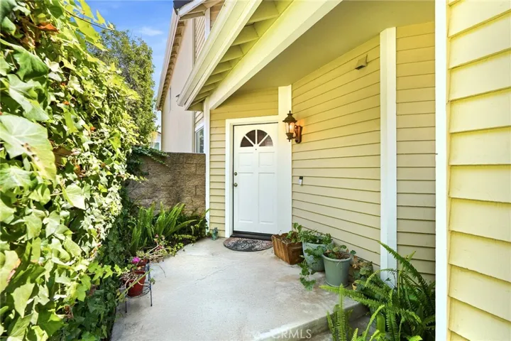 12456 Alderglen Street, Moorpark, California 93021
