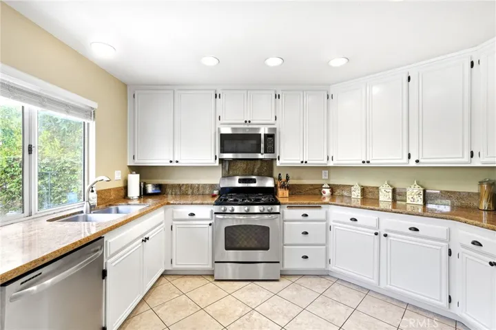 12456 Alderglen Street, Moorpark, California 93021