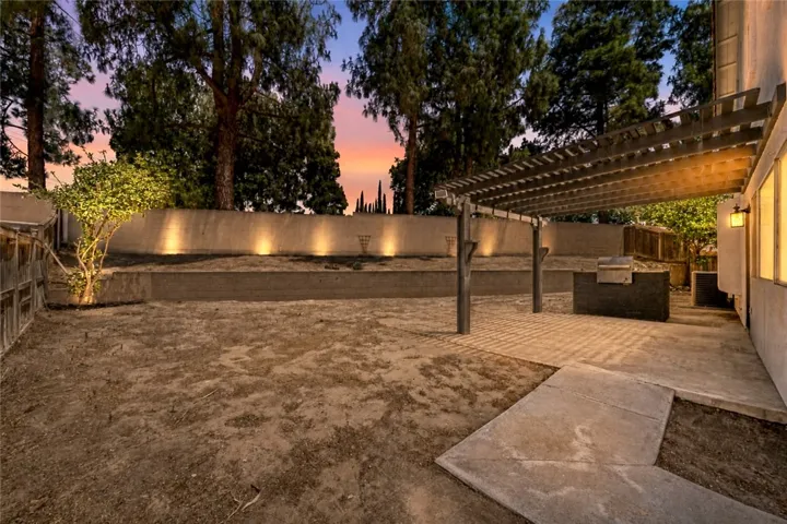 13734 Hillcrest, Fontana, California 92337