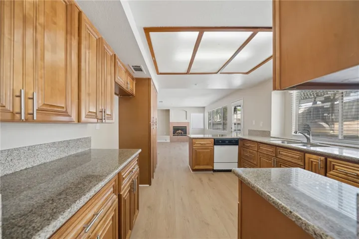 13734 Hillcrest, Fontana, California 92337