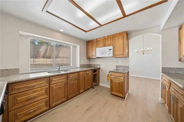 13734 Hillcrest, Fontana, California 92337