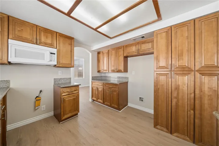 13734 Hillcrest, Fontana, California 92337