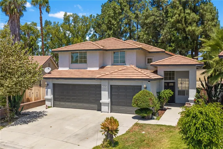 13734 Hillcrest, Fontana, California 92337