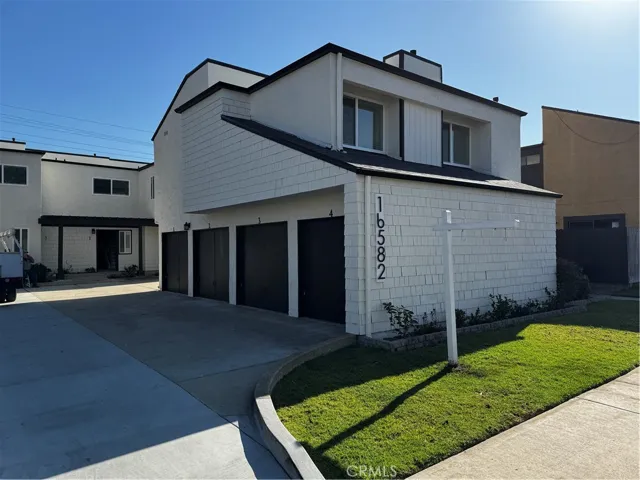 16582 Jib Circle 1, Huntington Beach, California 92649