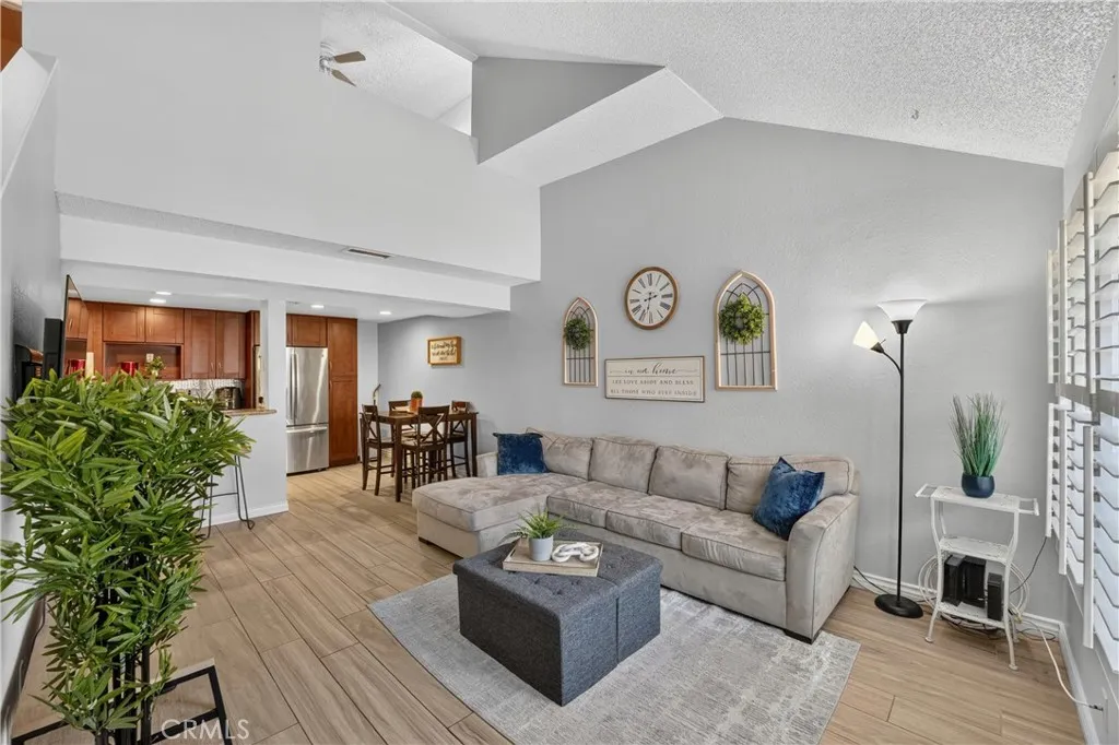 435 W 9th B3