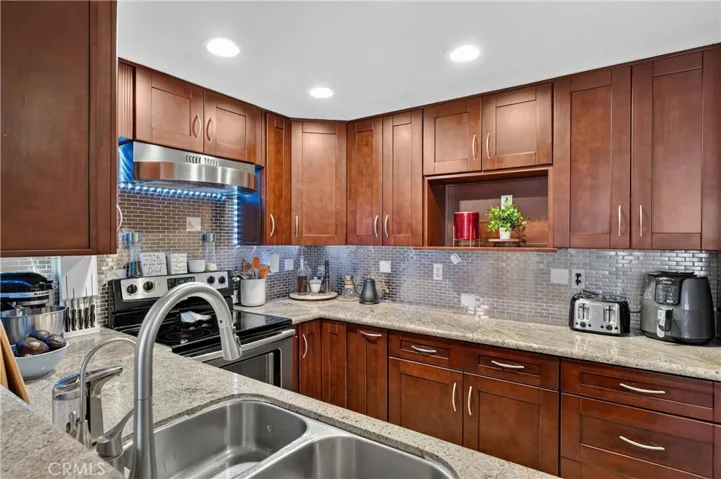 435 W 9th B3, Upland, California 91786