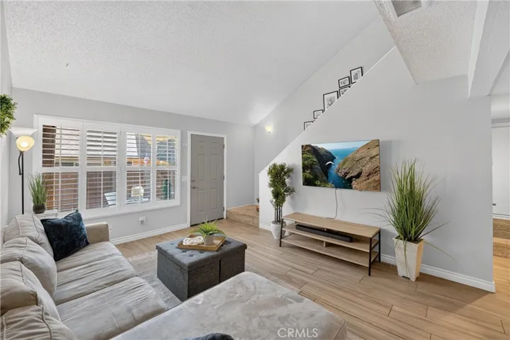 435 W 9th B3, Upland, California 91786