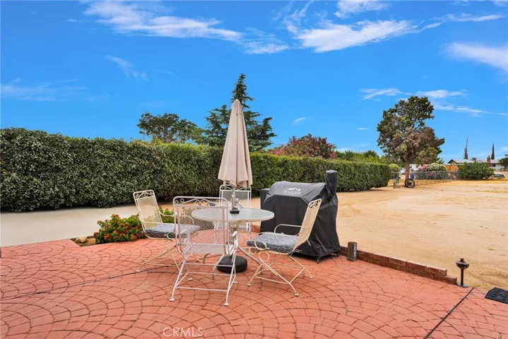 17994 Pine Street, Hesperia, California 92345