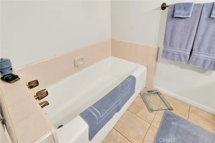 17994 Pine Street, Hesperia, California 92345