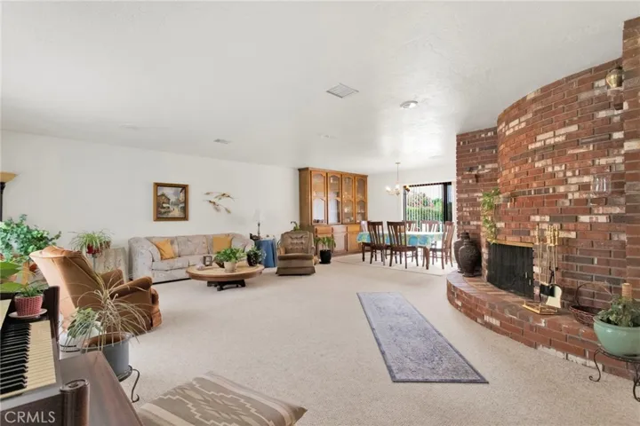 17994 Pine Street, Hesperia, California 92345