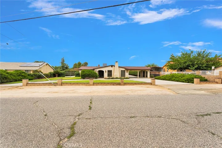 17994 Pine Street, Hesperia, California 92345