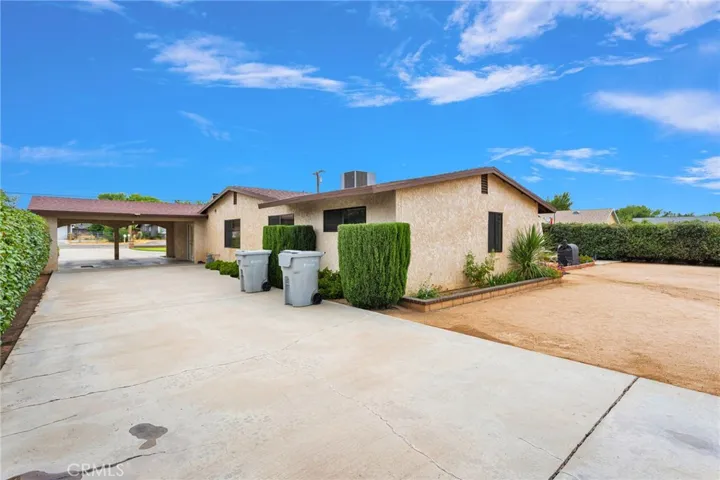 17994 Pine Street, Hesperia, California 92345