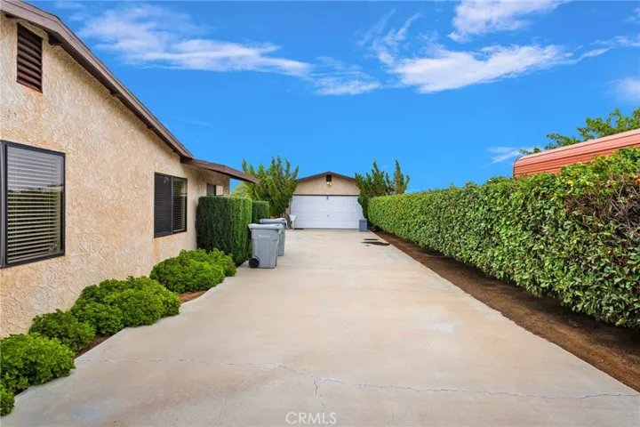 17994 Pine Street, Hesperia, California 92345