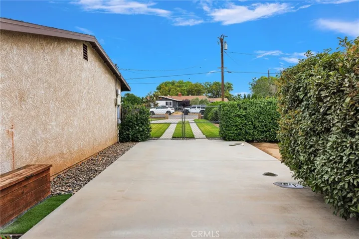 17994 Pine Street, Hesperia, California 92345