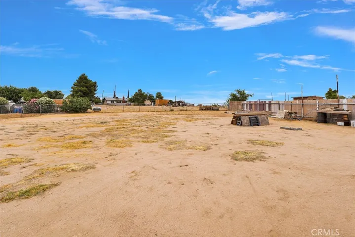 17994 Pine Street, Hesperia, California 92345