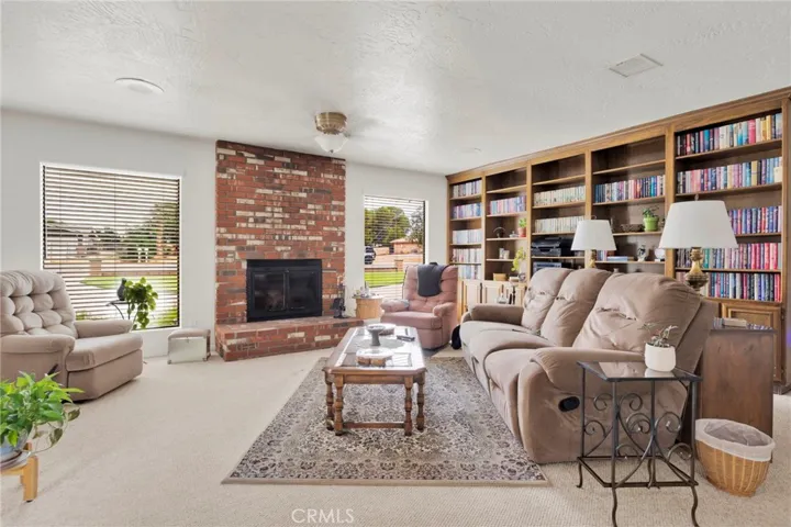 17994 Pine Street, Hesperia, California 92345