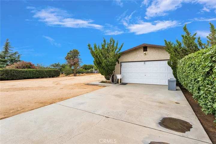17994 Pine Street, Hesperia, California 92345