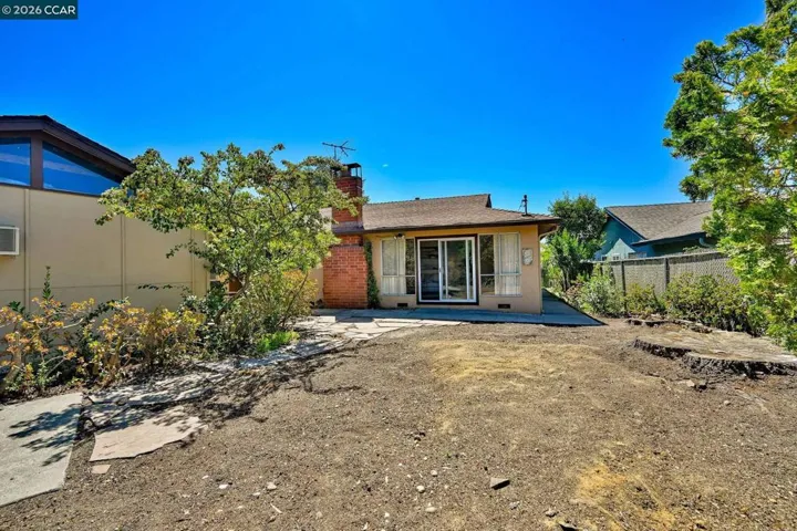 Ample room for grass play area, BBq area or a pool so many. possibilities !