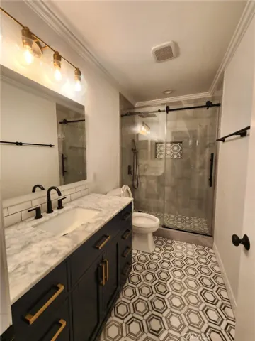 5 Dover, Irvine, California 92604
