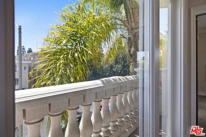 1838 Westholme Avenue 203, Los Angeles, California 90025