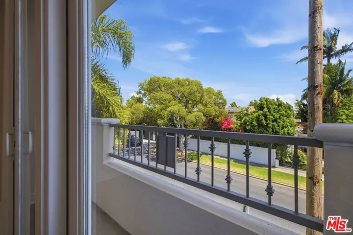 1838 Westholme Avenue 203, Los Angeles, California 90025