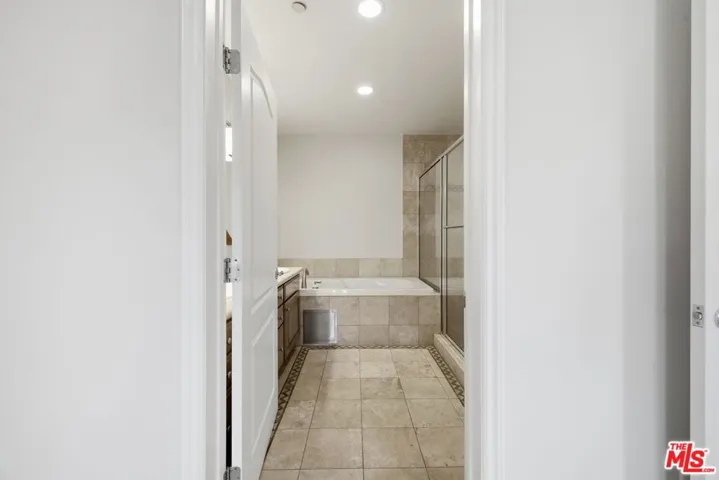 1838 Westholme Avenue 203, Los Angeles, California 90025