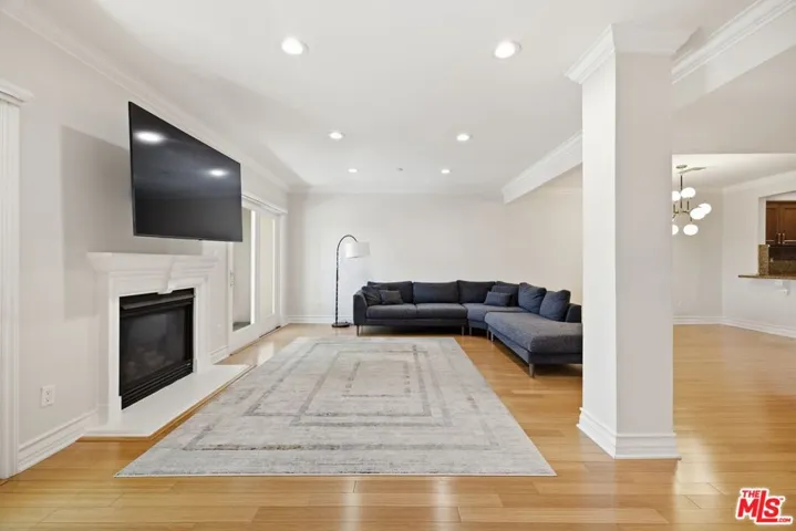 1838 Westholme Avenue 203, Los Angeles, California 90025
