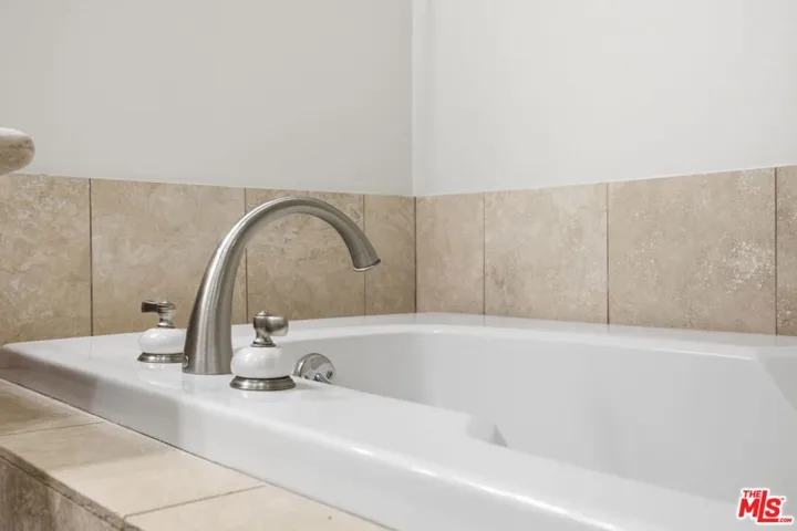 1838 Westholme Avenue 203, Los Angeles, California 90025
