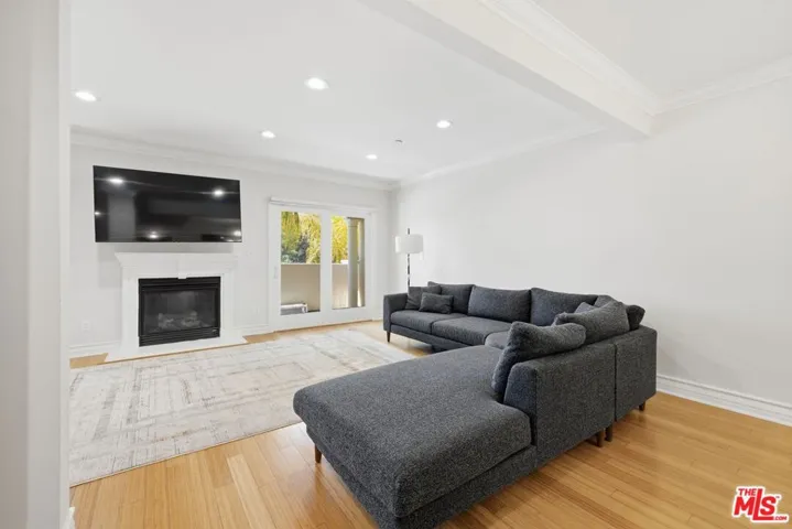 1838 Westholme Avenue 203, Los Angeles, California 90025
