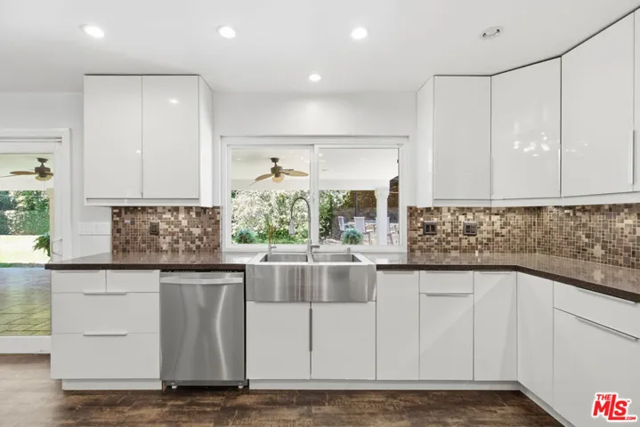 8739 Mclennan Avenue, Los Angeles, California 91343