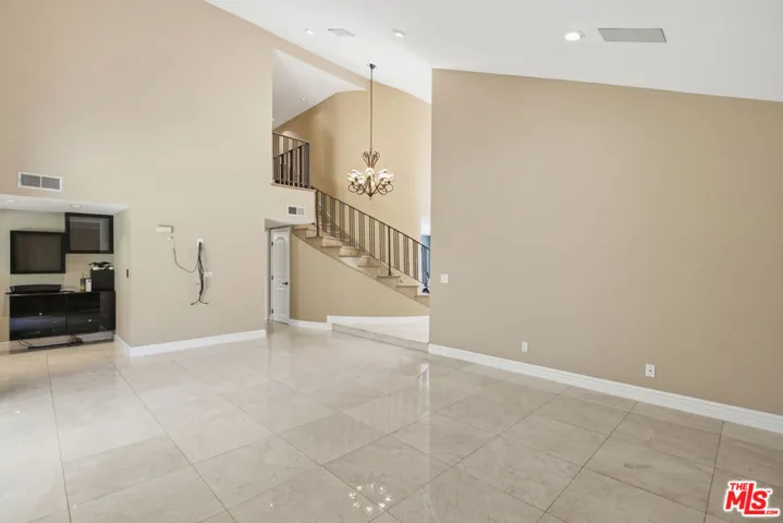 8739 Mclennan Avenue, Los Angeles, California 91343
