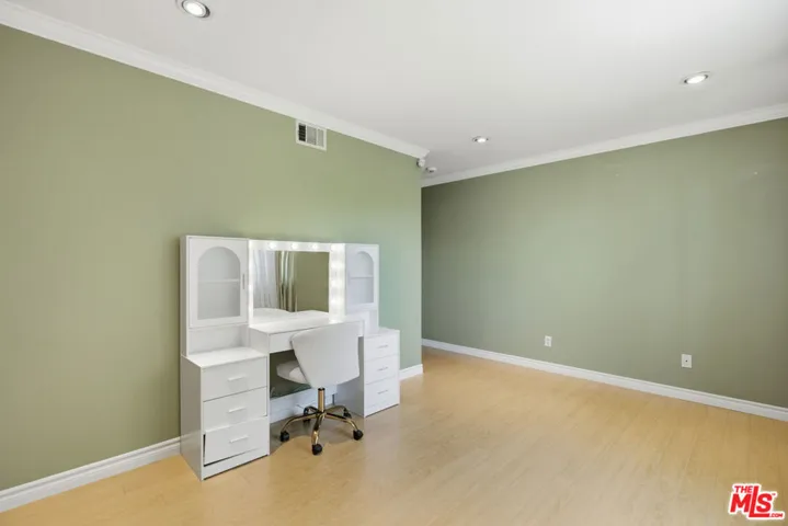 8739 Mclennan Avenue, Los Angeles, California 91343
