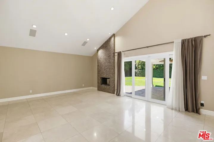 8739 Mclennan Avenue, Los Angeles, California 91343