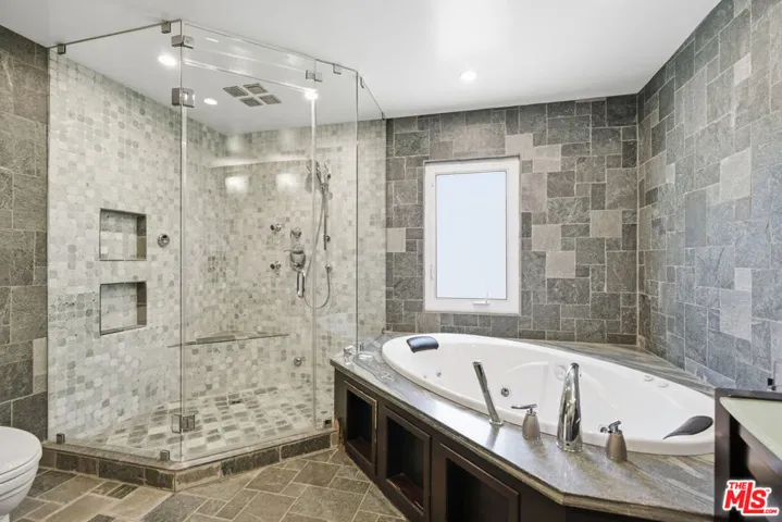 8739 Mclennan Avenue, Los Angeles, California 91343