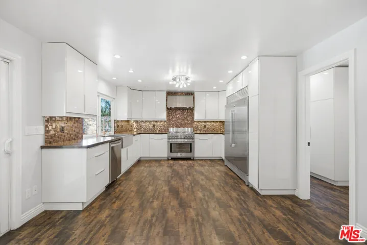 8739 Mclennan Avenue, Los Angeles, California 91343