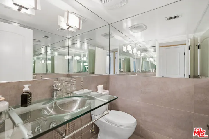 8739 Mclennan Avenue, Los Angeles, California 91343