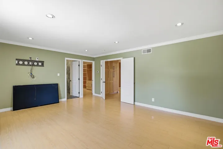 8739 Mclennan Avenue, Los Angeles, California 91343
