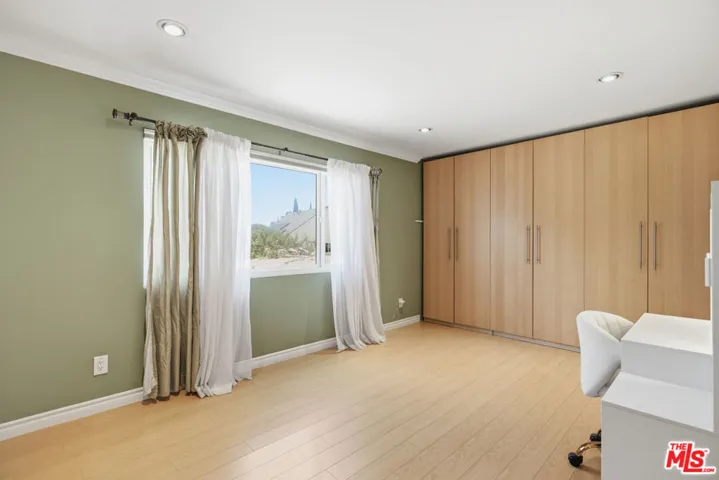 8739 Mclennan Avenue, Los Angeles, California 91343