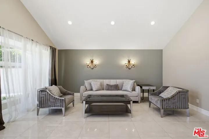 8739 Mclennan Avenue, Los Angeles, California 91343