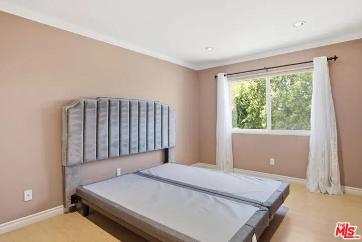 8739 Mclennan Avenue, Los Angeles, California 91343