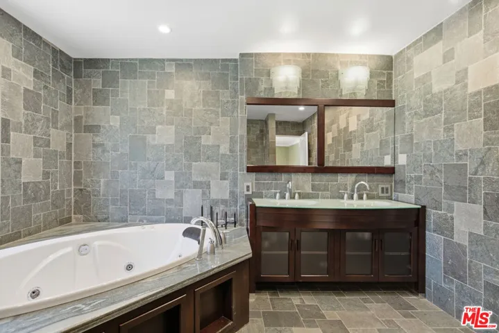 8739 Mclennan Avenue, Los Angeles, California 91343