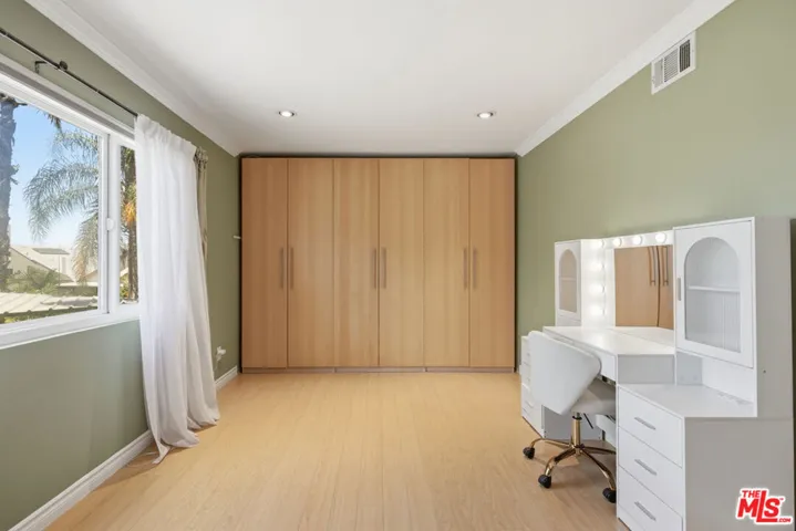 8739 Mclennan Avenue, Los Angeles, California 91343