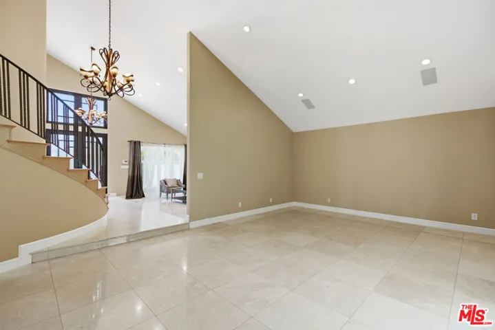 8739 Mclennan Avenue, Los Angeles, California 91343
