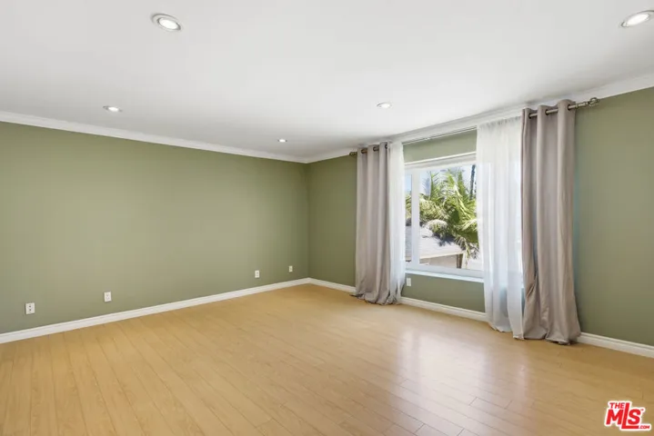 8739 Mclennan Avenue, Los Angeles, California 91343