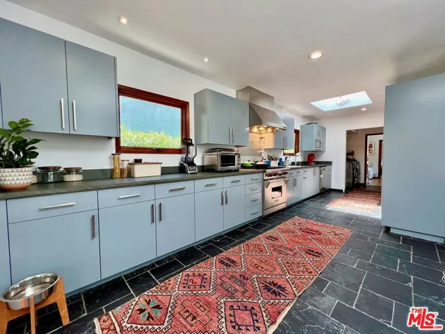 10327 Lorenzo Drive, Los Angeles, California 90064