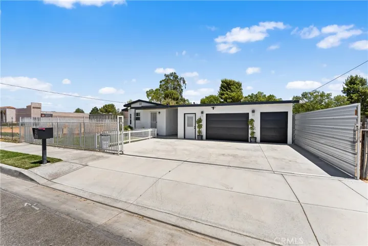 38610 9th E, Palmdale, California 93550