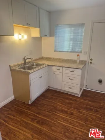 1136 W 109th Place, Los Angeles, California 90044